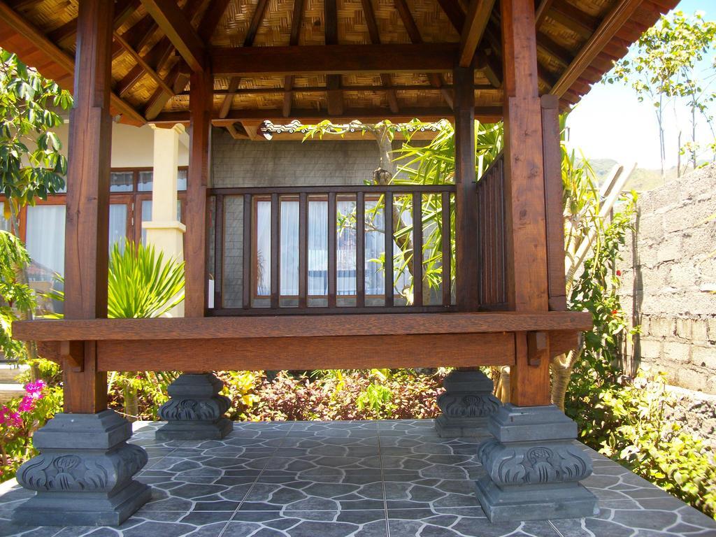 Putra'Lebah Amed Guest House Exterior foto