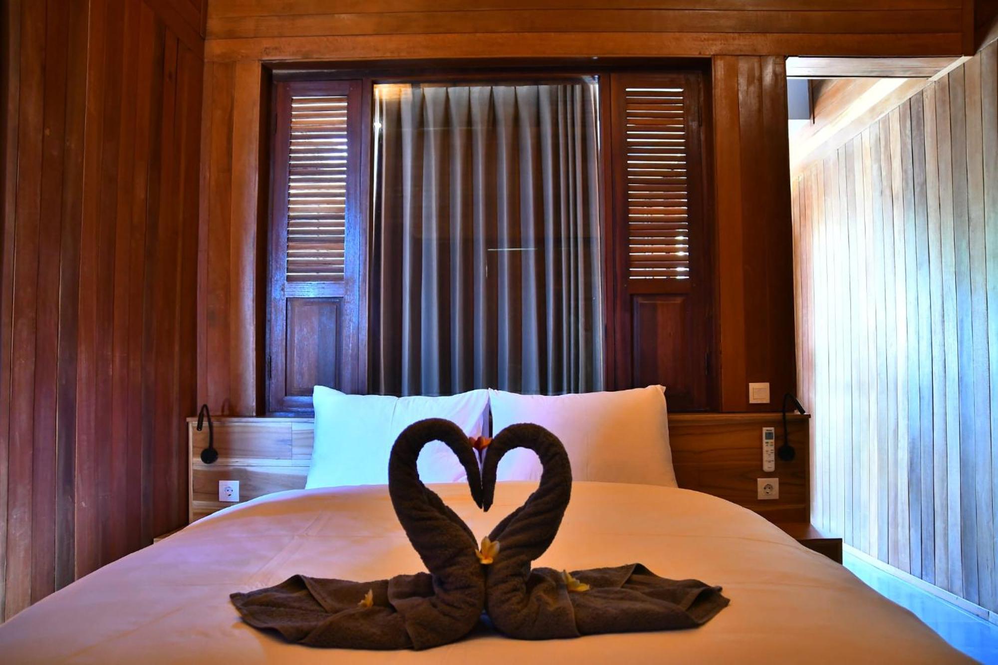 Putra'Lebah Amed Guest House Exterior foto