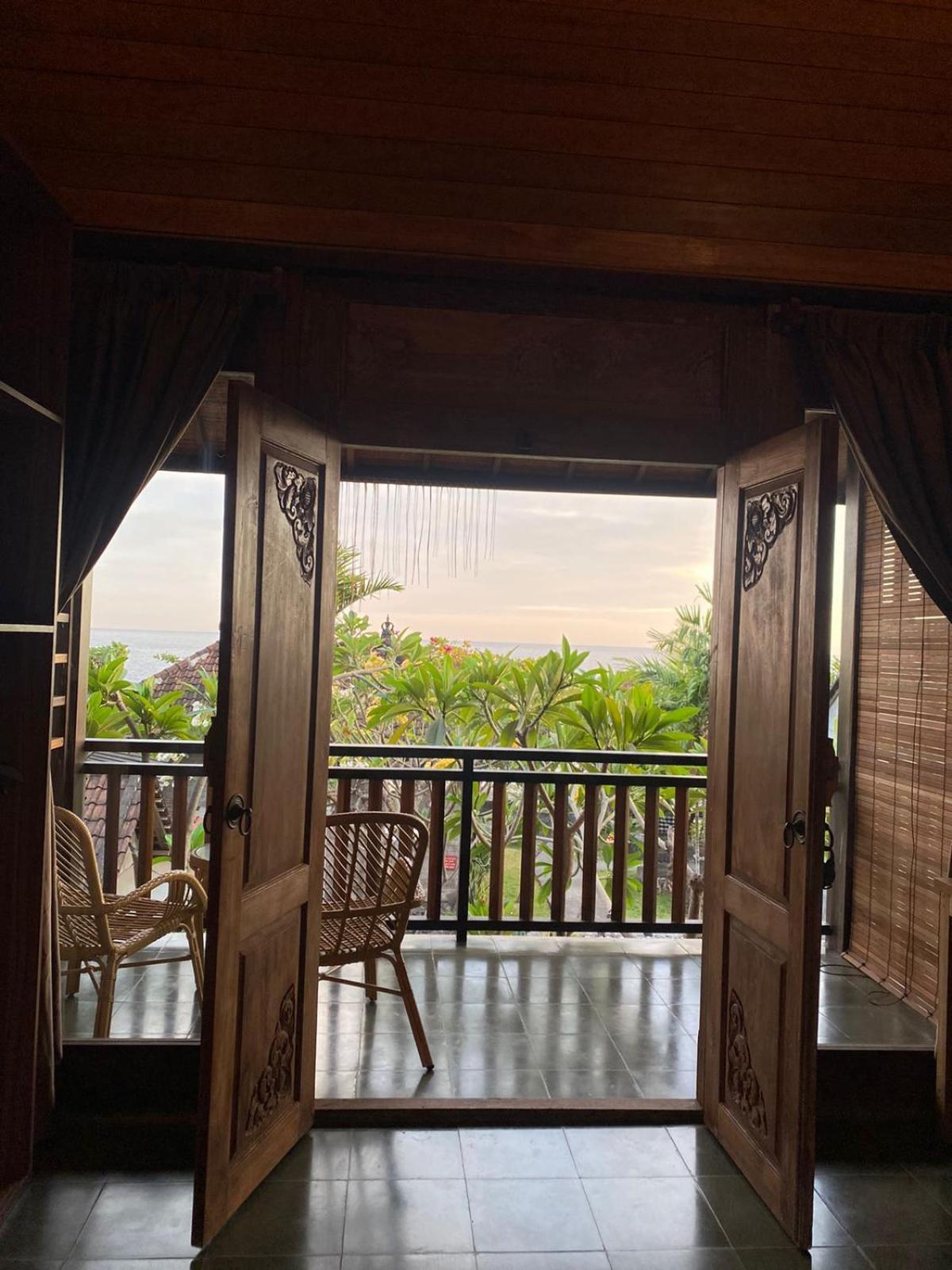 Putra'Lebah Amed Guest House Exterior foto