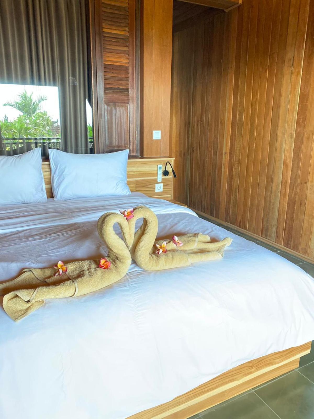 Putra'Lebah Amed Guest House Exterior foto