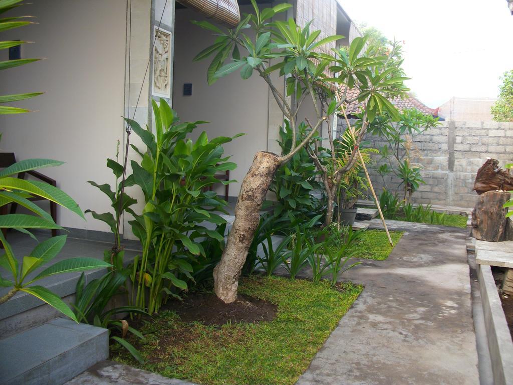 Putra'Lebah Amed Guest House Habitación foto