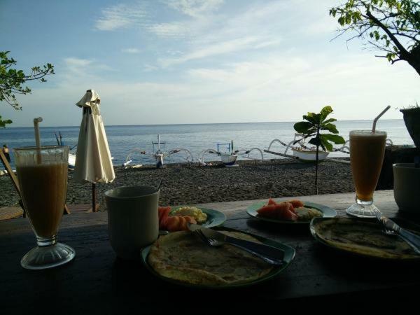 Putra'Lebah Amed Guest House Exterior foto